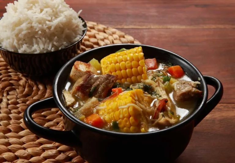 Are there any street food markets or areas in the Dominican Republic that are worth visiting?