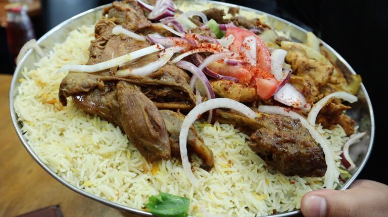 Are there any specific dietary restrictions or considerations in Somali cuisine?