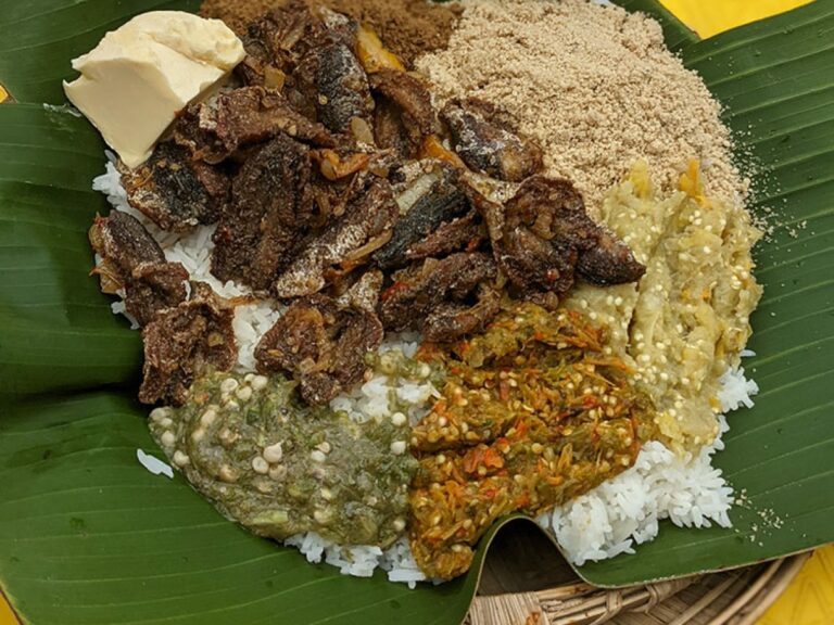 How accessible is street food in Sierra Leone for tourists?