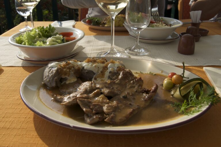 Can you recommend some must-try Slovenian dishes?