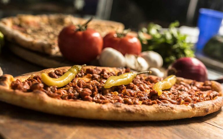 What are some popular dishes in North Macedonian cuisine?