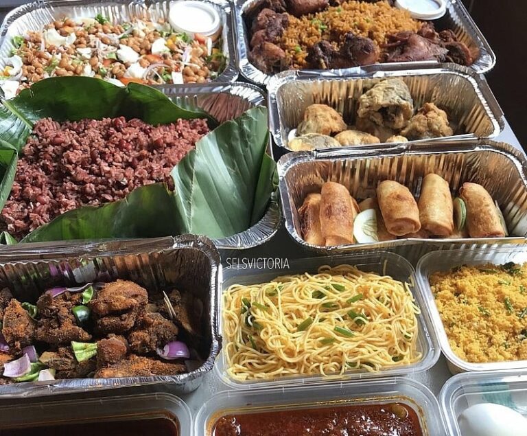 Can you recommend any popular Ghanaian sauces or condiments?