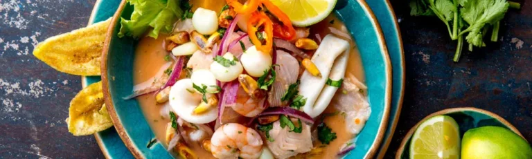 Are there any street food markets or areas in Ecuador that are worth visiting?