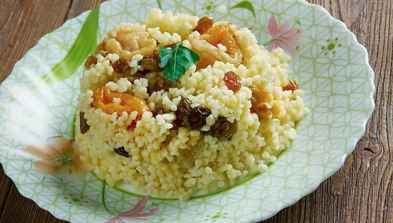 Are there any Algerian dishes that are popular internationally?