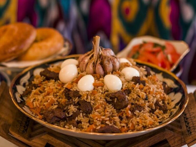What are some common Tajik condiments or sauces?
