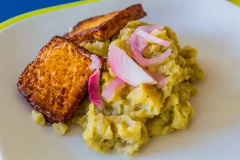 How does Dominican Republic cuisine differ from other Caribbean cuisines?