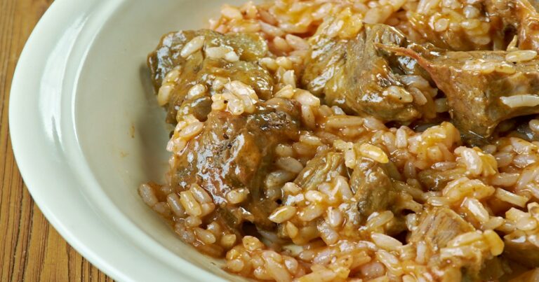 Are there any specific regional variations in Angolan cuisine?