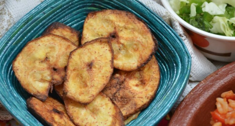Are there any must-try street food items in Niger?
