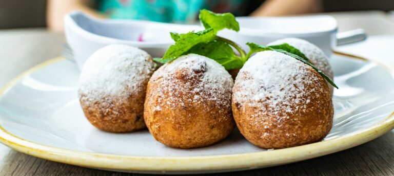 Are there any special desserts or sweets in Lithuanian cuisine?