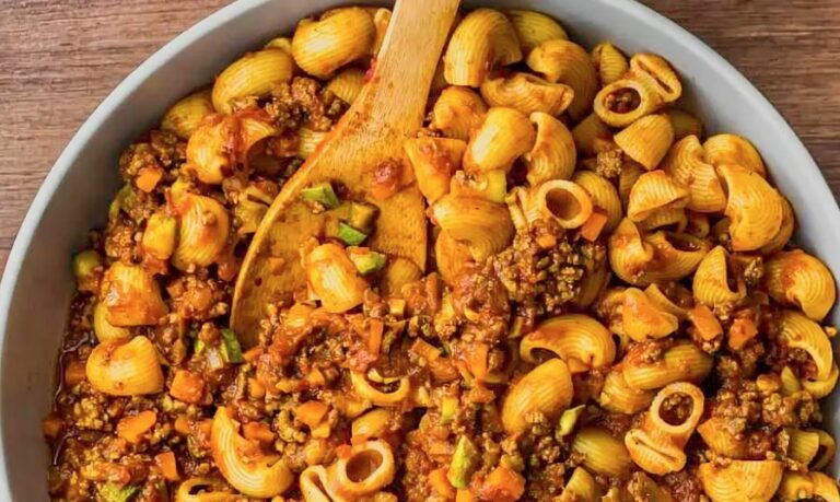 What is Bahraini cuisine known for?