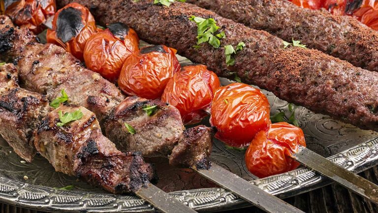 What are some traditional Turkish snacks?