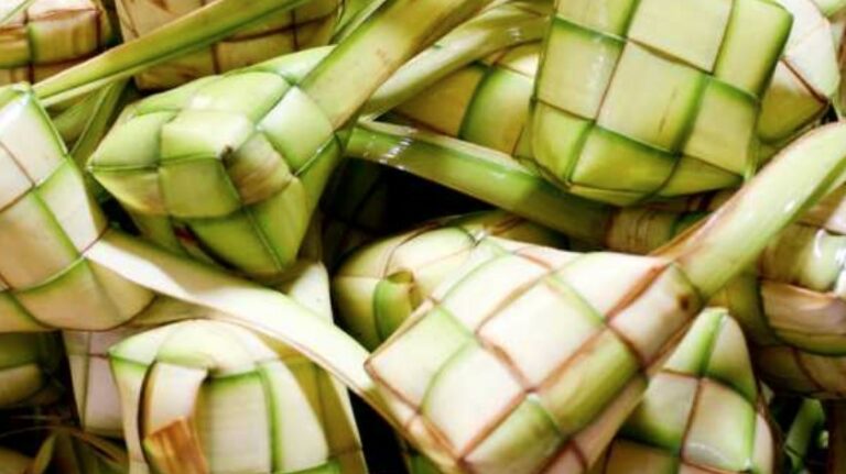 How do Timorese desserts differ from other Southeast Asian desserts?