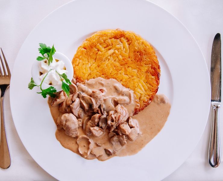 What are some traditional Swiss snacks?