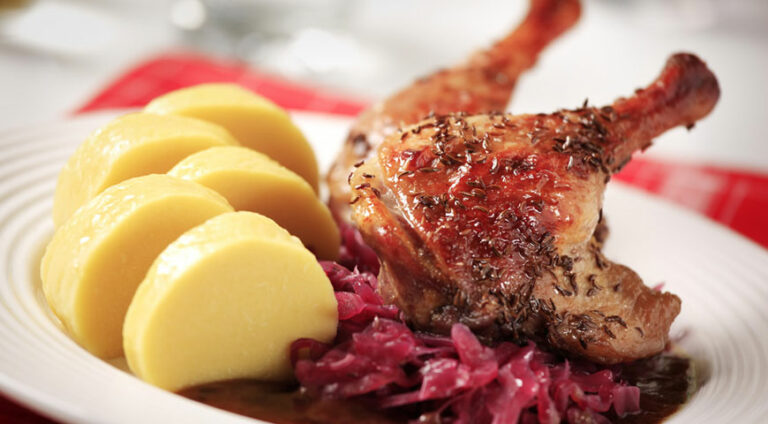 What are some traditional snacks or appetizers in Czechia?
