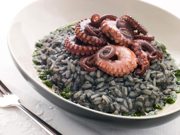 What are some traditional Croatian dishes that are worth trying?
