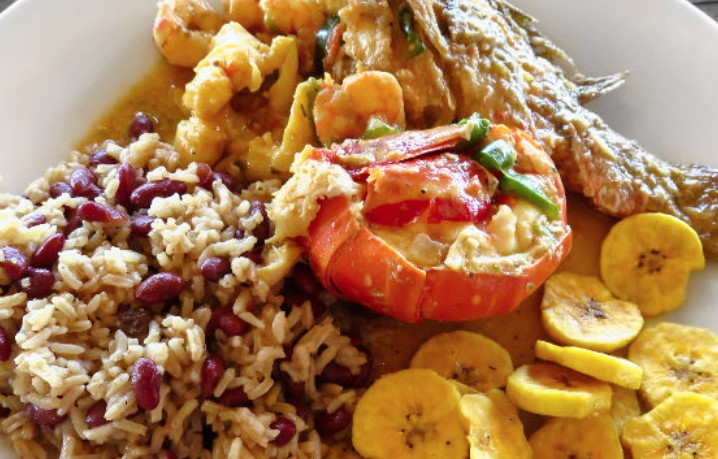 What is the significance of seafood in Tuvaluan cuisine?