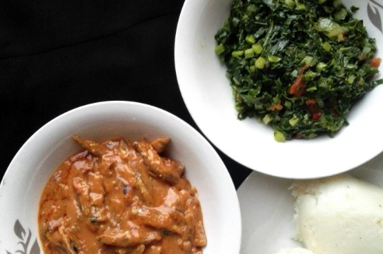 What are some popular traditional dishes in Zambia?