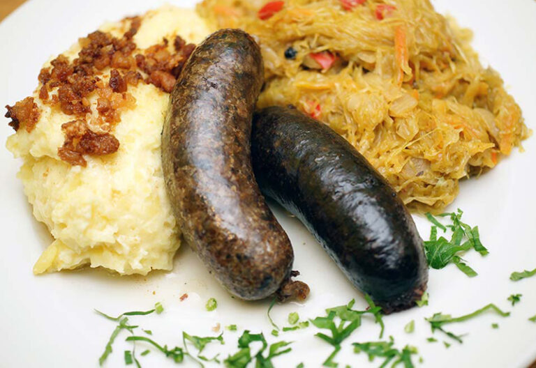 How accessible is street food in Slovenia for tourists?