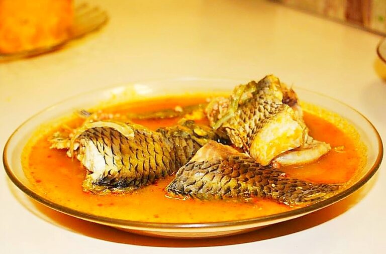 What are some traditional snacks in Côte d’Ivoire?