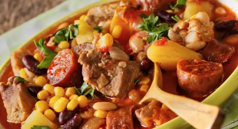 What are some traditional dishes of Angola?