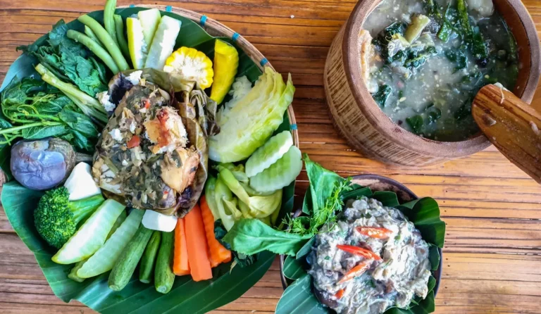 What are some popular street foods in Laos?