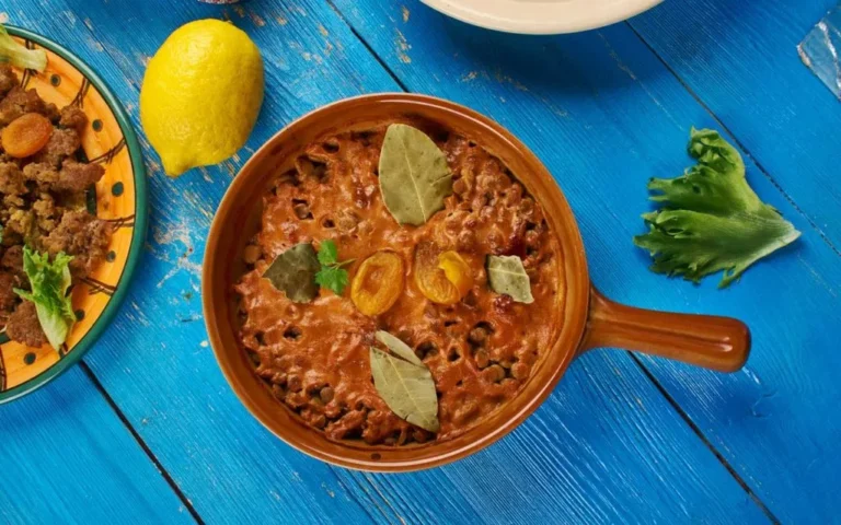 Can you recommend any traditional South African restaurants or food experiences?