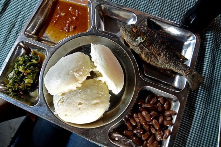 What are some popular dishes in Malawian cuisine?