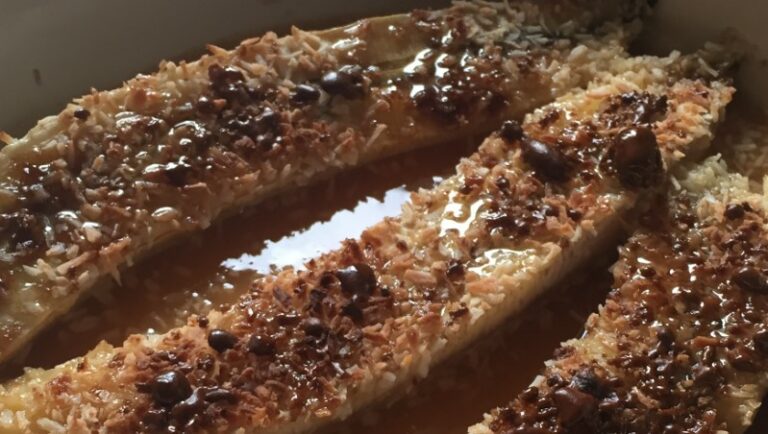 Are there any signature dishes in Equatorial Guinean cuisine?