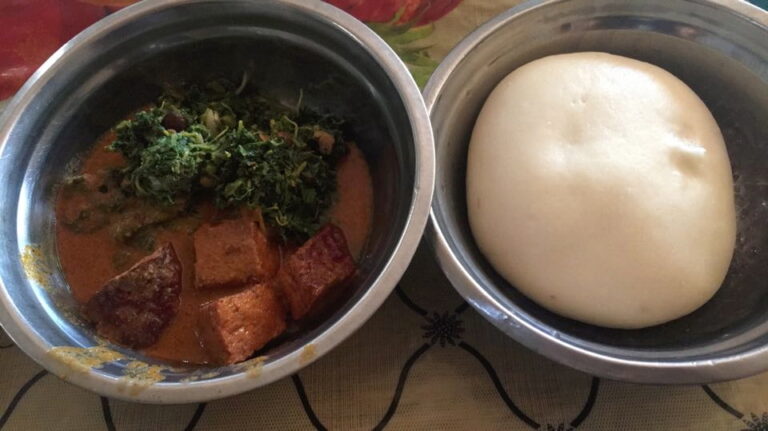 What are the popular desserts in Beninese cuisine?