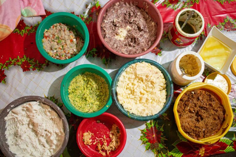 Can you recommend some popular El Salvadoran desserts?