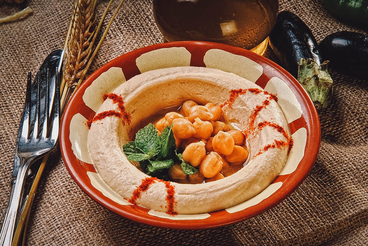 Can you recommend some popular Egyptian desserts?