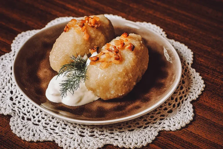Can you find any influences from Lithuanian folklore or folk traditions in the cuisine?