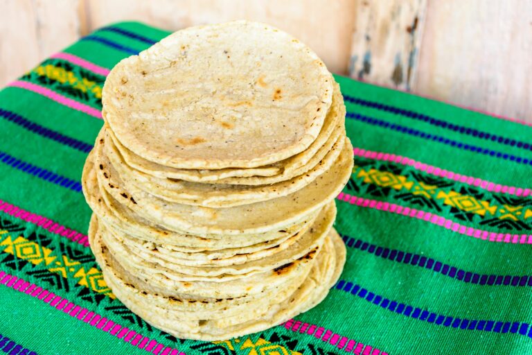 Can you recommend any popular Guatemalan sauces or condiments?