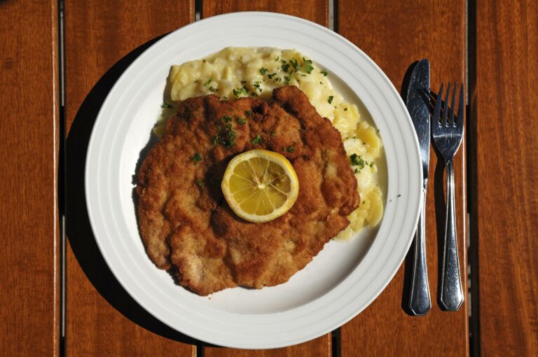 What are some traditional German holiday foods?