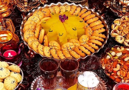 Are there any street food markets or festivals in Iran?
