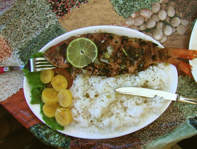 What are some traditional snacks or appetizers in Equatorial Guinea?