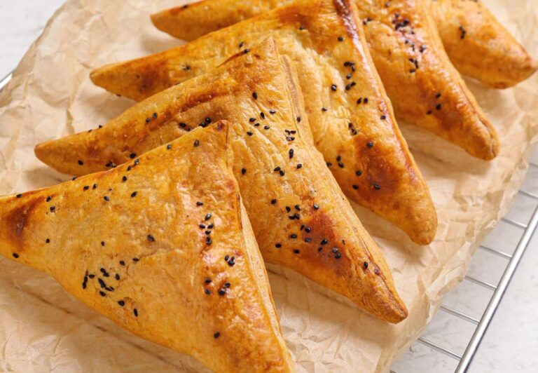 What are the typical desserts or sweets in Somali cuisine?