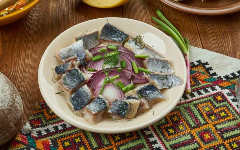 Is there a focus on preserving and promoting traditional Lithuanian dishes and culinary heritage?