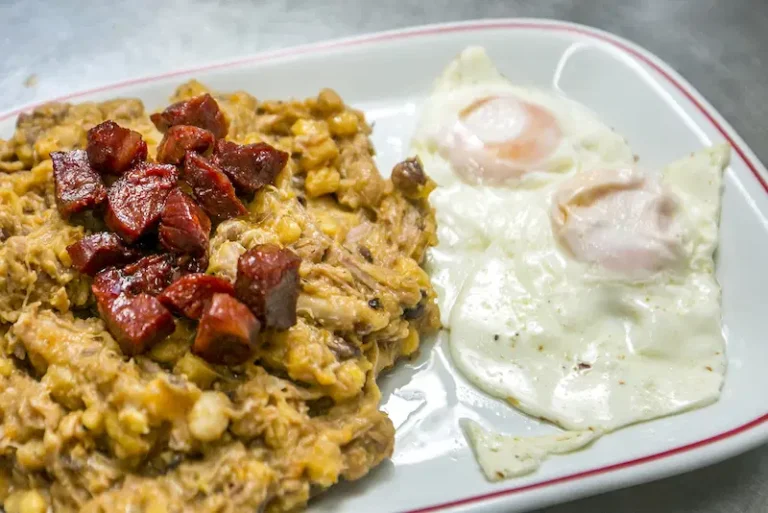 Are there any signature dishes in Cabo Verde?