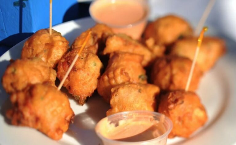 Are there any Bahamian dishes that are popular internationally?