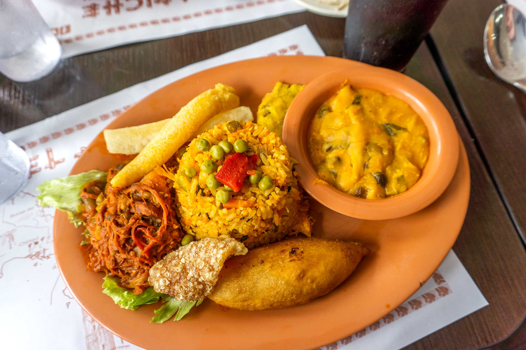 Can you tell me about the influence of indigenous cultures on Panamanian street food?