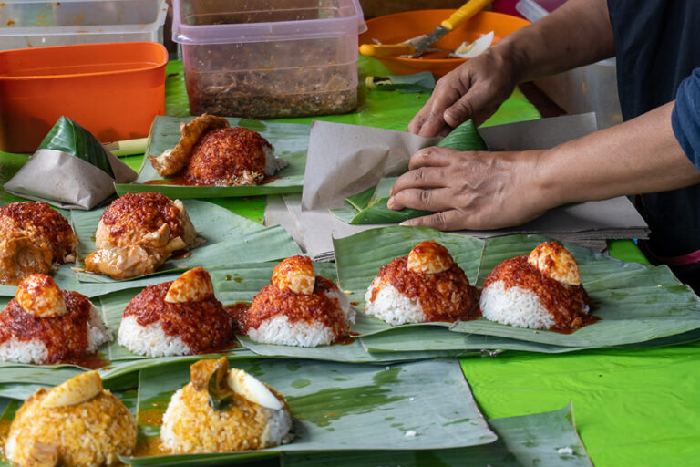 Are there any unique ingredients or flavors used in Malaysian cooking?