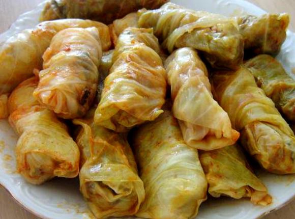Are there vegetarian options available in North Macedonian cuisine?