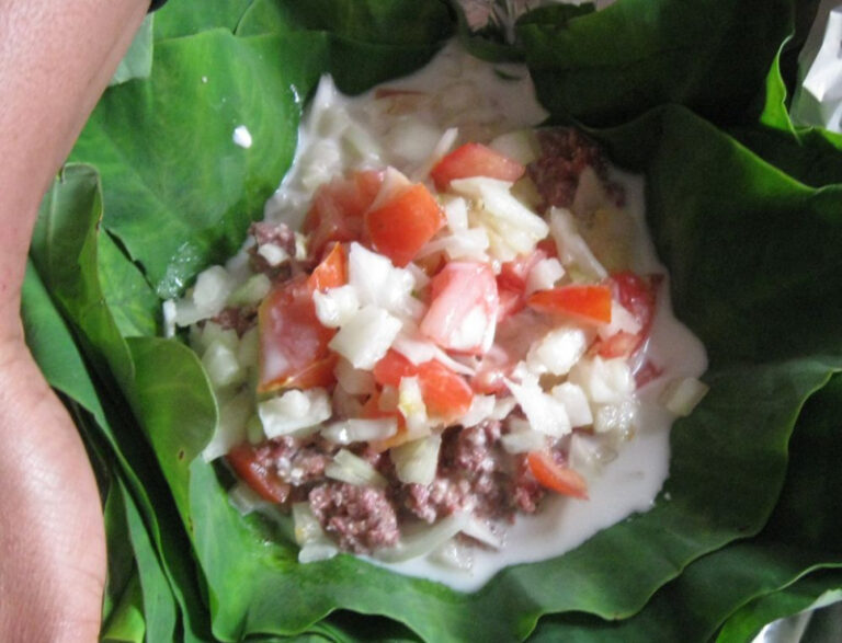 Are there any traditional cooking methods or techniques in Kiribati cuisine?