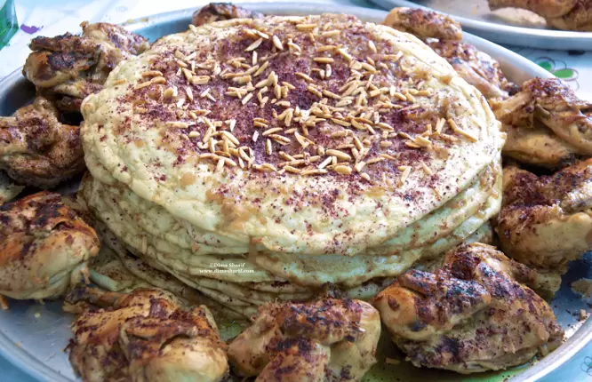 Are there any popular dishes in Palestinian cuisine?