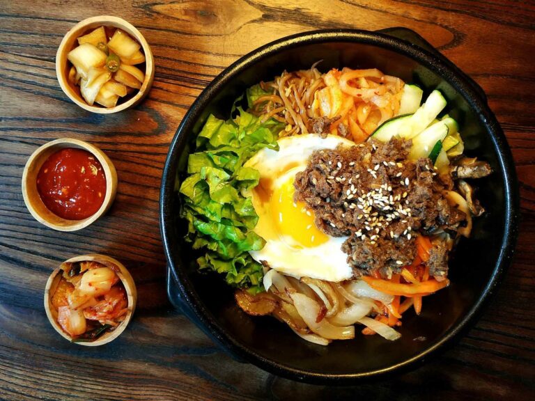 Is South Korean cuisine spicy or mild in terms of heat?