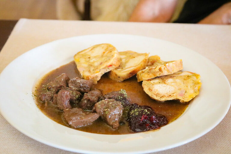 What are some traditional dishes in Slovak cuisine?