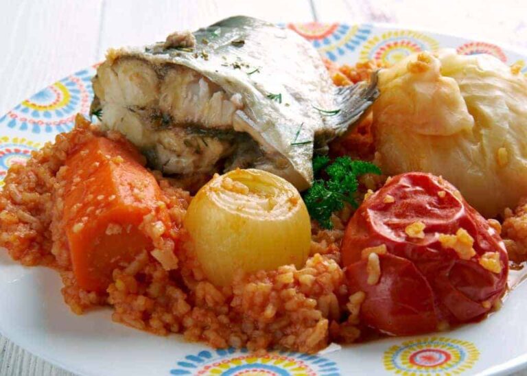 What are some common breakfast options in Mauritania?