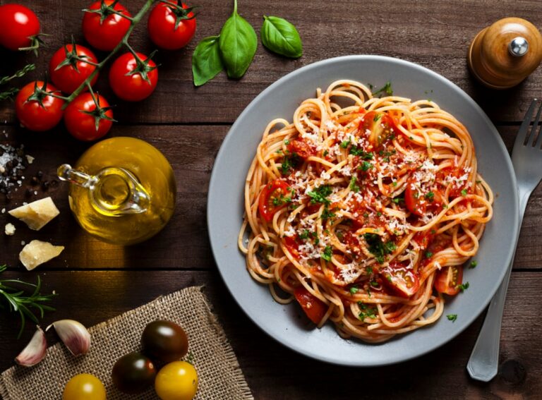 Can you find any influences from Italian family cooking or home-style meals in the cuisine?