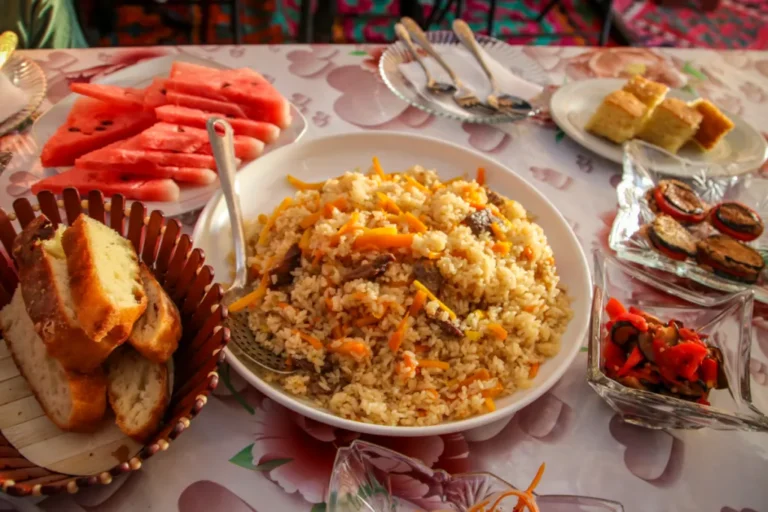 Can you find any influences from Kyrgyz folklore or cultural practices in the cuisine?